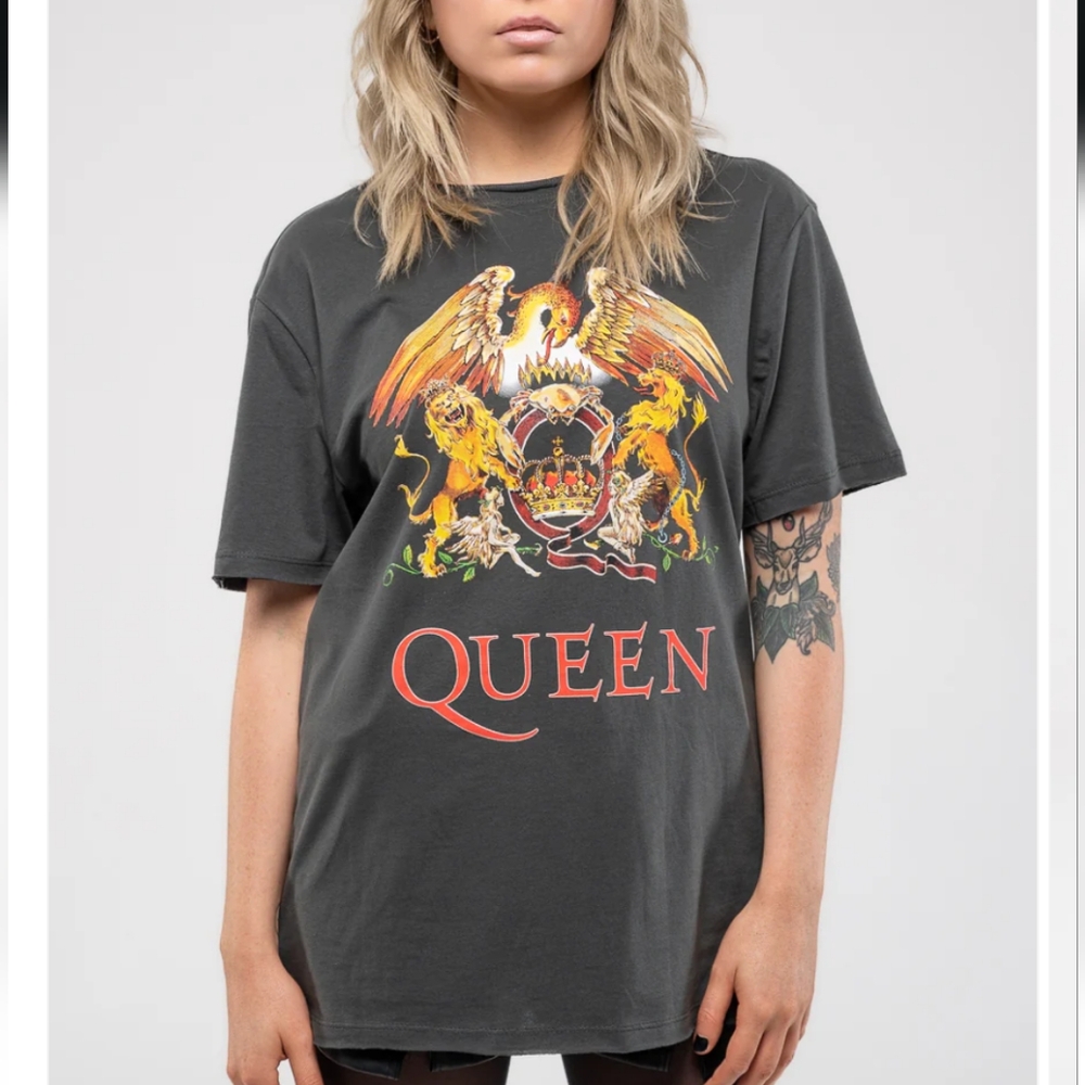 Queen graphic tee NWT - Picture 3 of 8